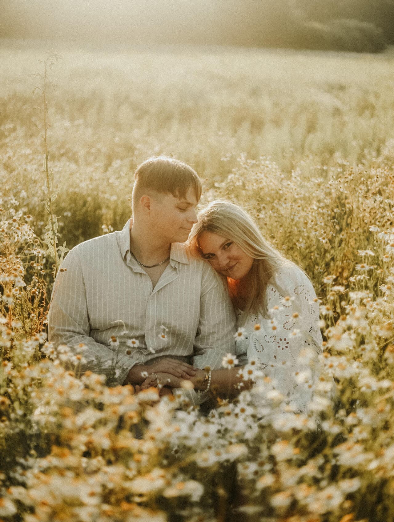 Sanalliset kaiverretut korut